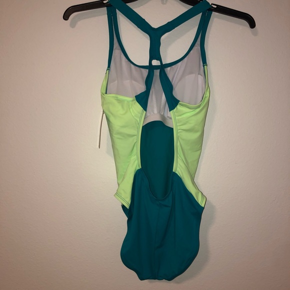 NWOT: NIKE ONE PIECE SWIMSUIT: LARGE - Picture 4 of 4